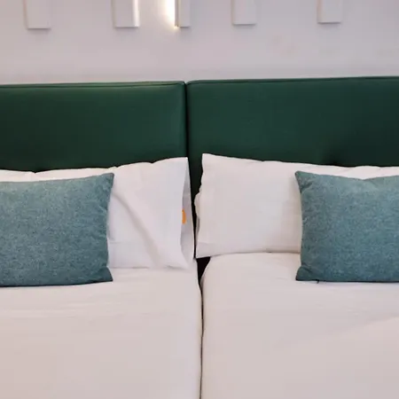 Lux Santiago 3*