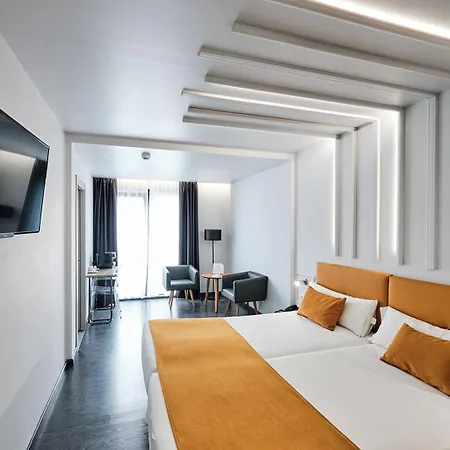 Hotel Lux Santiago 3*